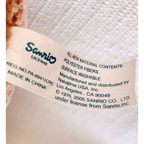 RARE Hawaiian hello kitty with pineapple - Picture 3 of 3